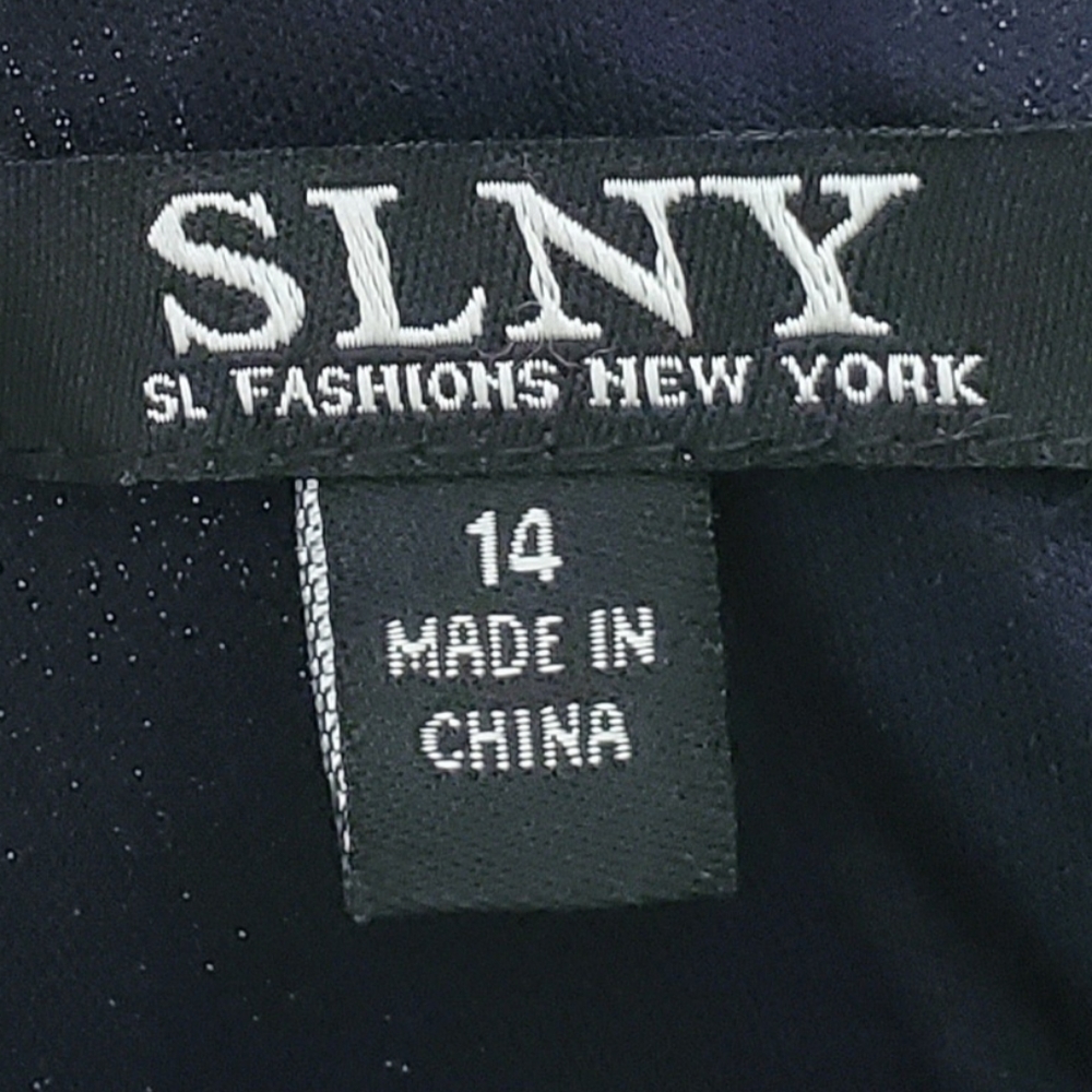 Navy and white gown - Picture 8 of 13
